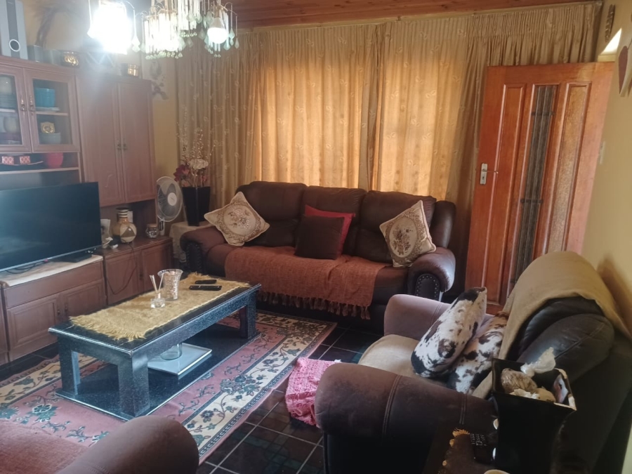 3 Bedroom Property for Sale in Phakamisa Eastern Cape